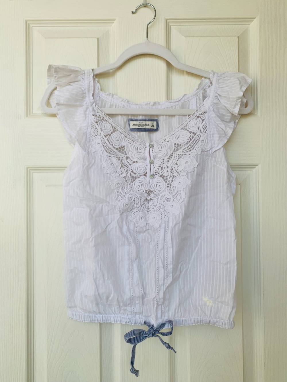 A&F White Lace Trim Ruffle Sleeve Peasant Top, S